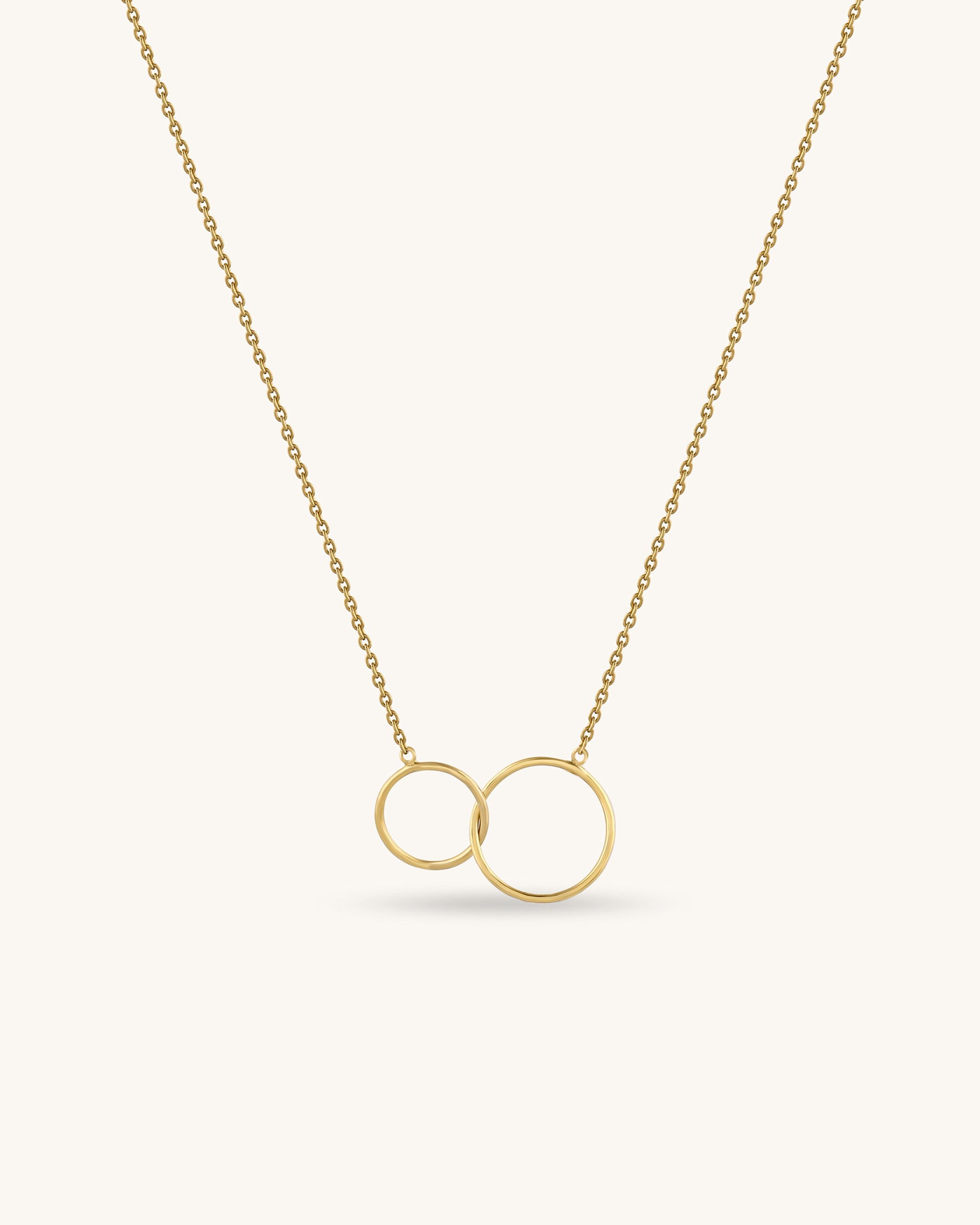 Interlocking double circle pendant necklace