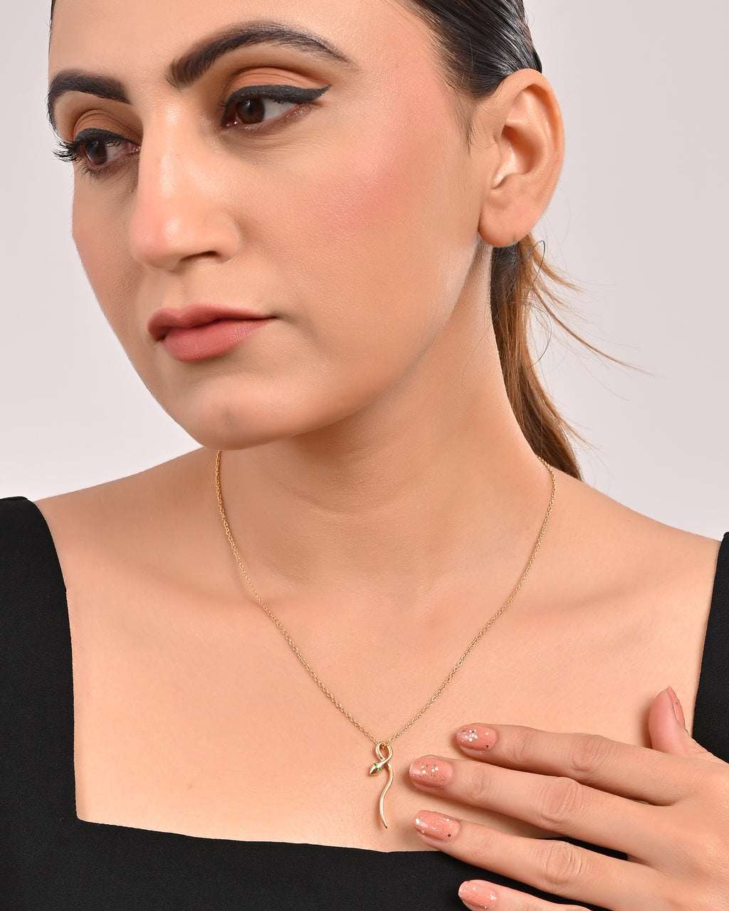 Gold Elegant snake pendant necklace