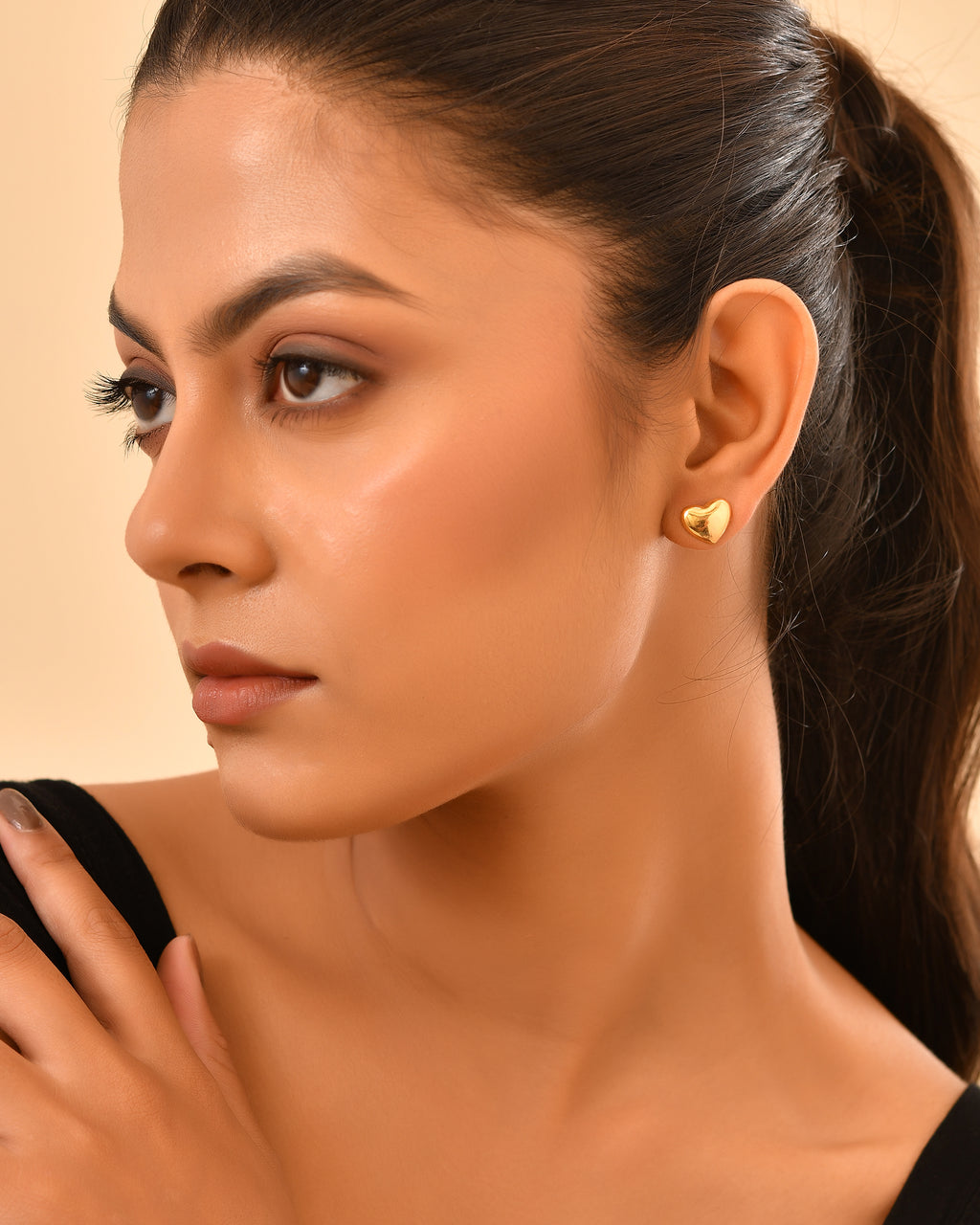 Heart stud earrings