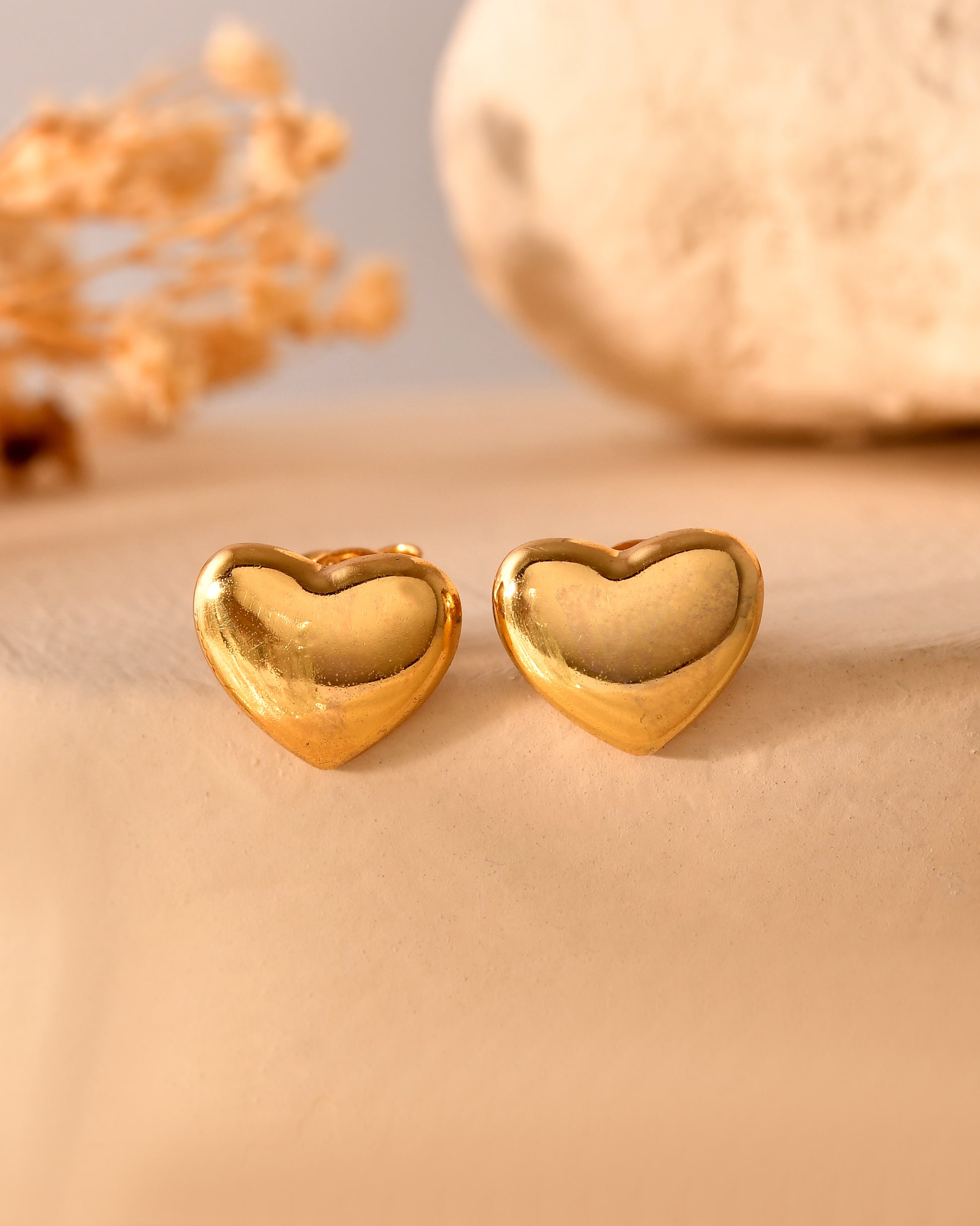 Heart stud earrings