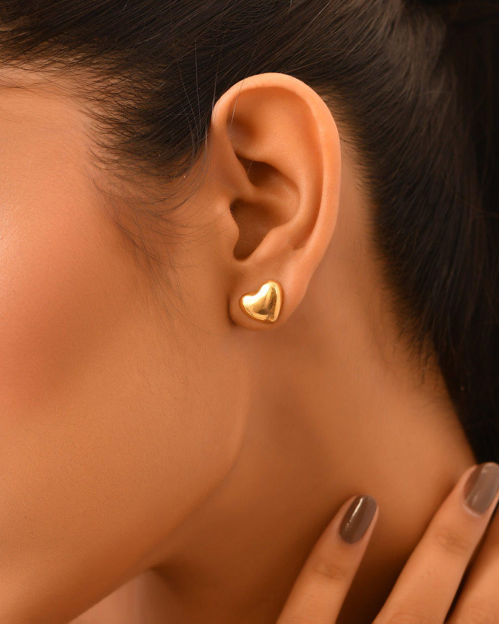 Heart stud earrings