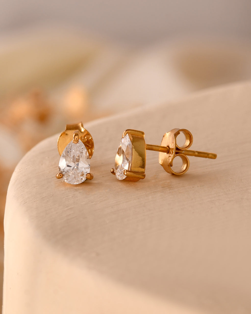 18 k gold plated teardrop stud earrings