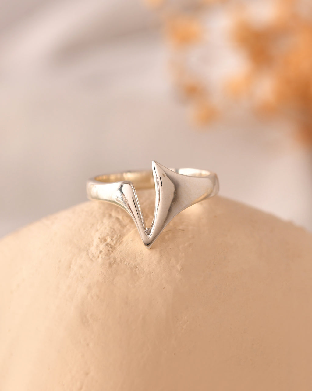 Modern wave ring