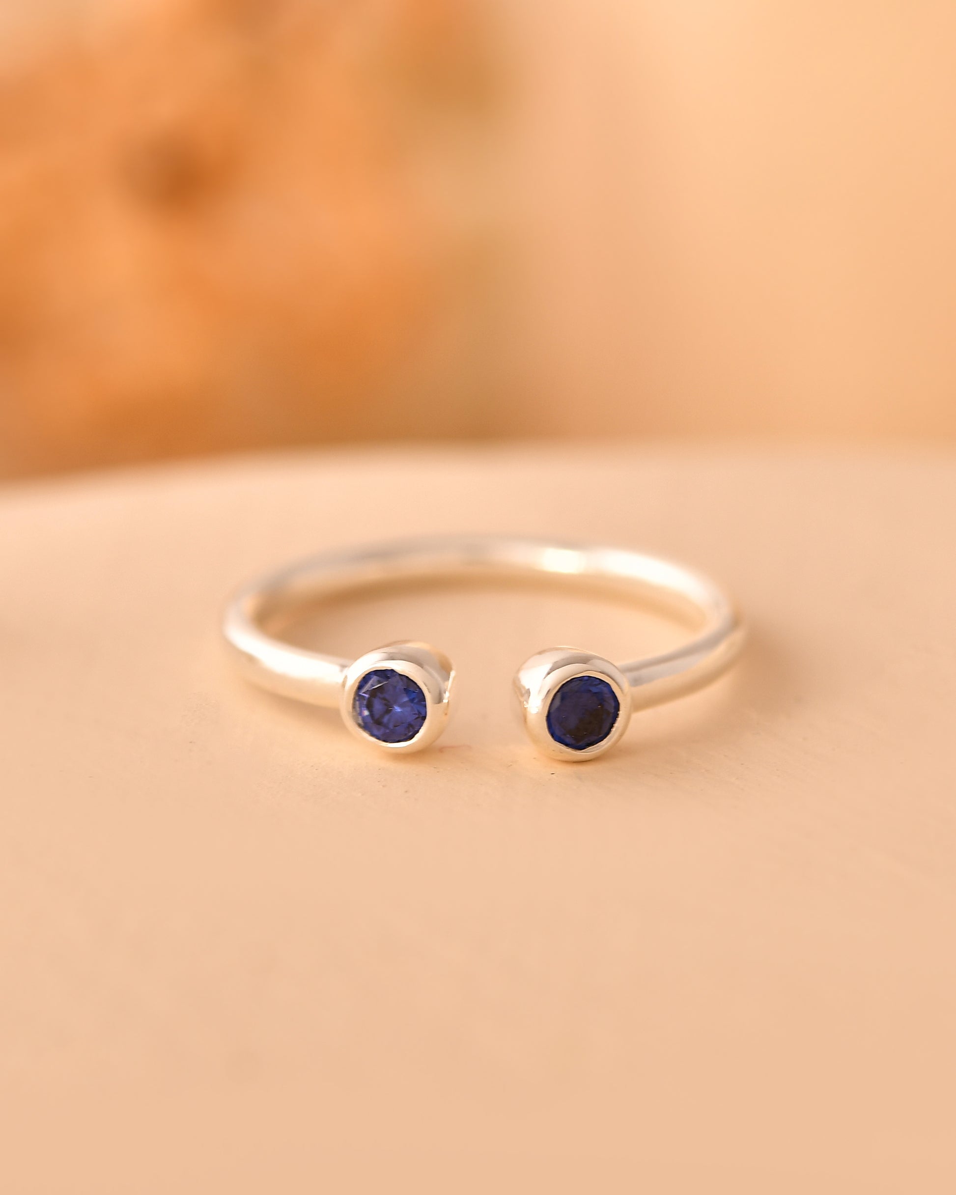 Adjustable eternal open ring