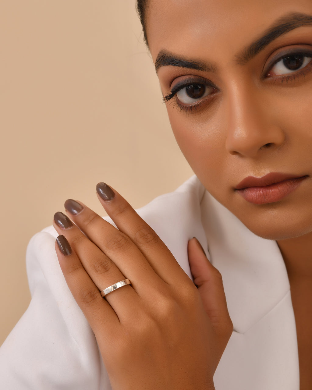 Adjustable silver band ring