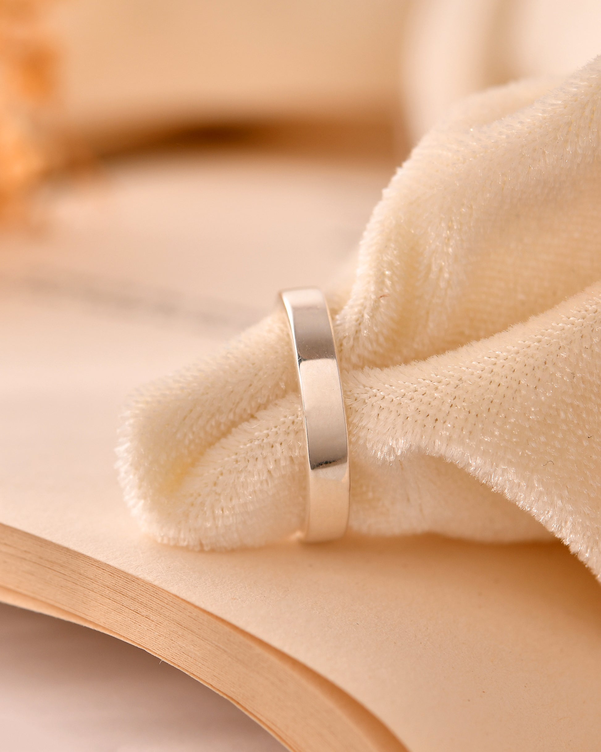 Adjustable silver band ring