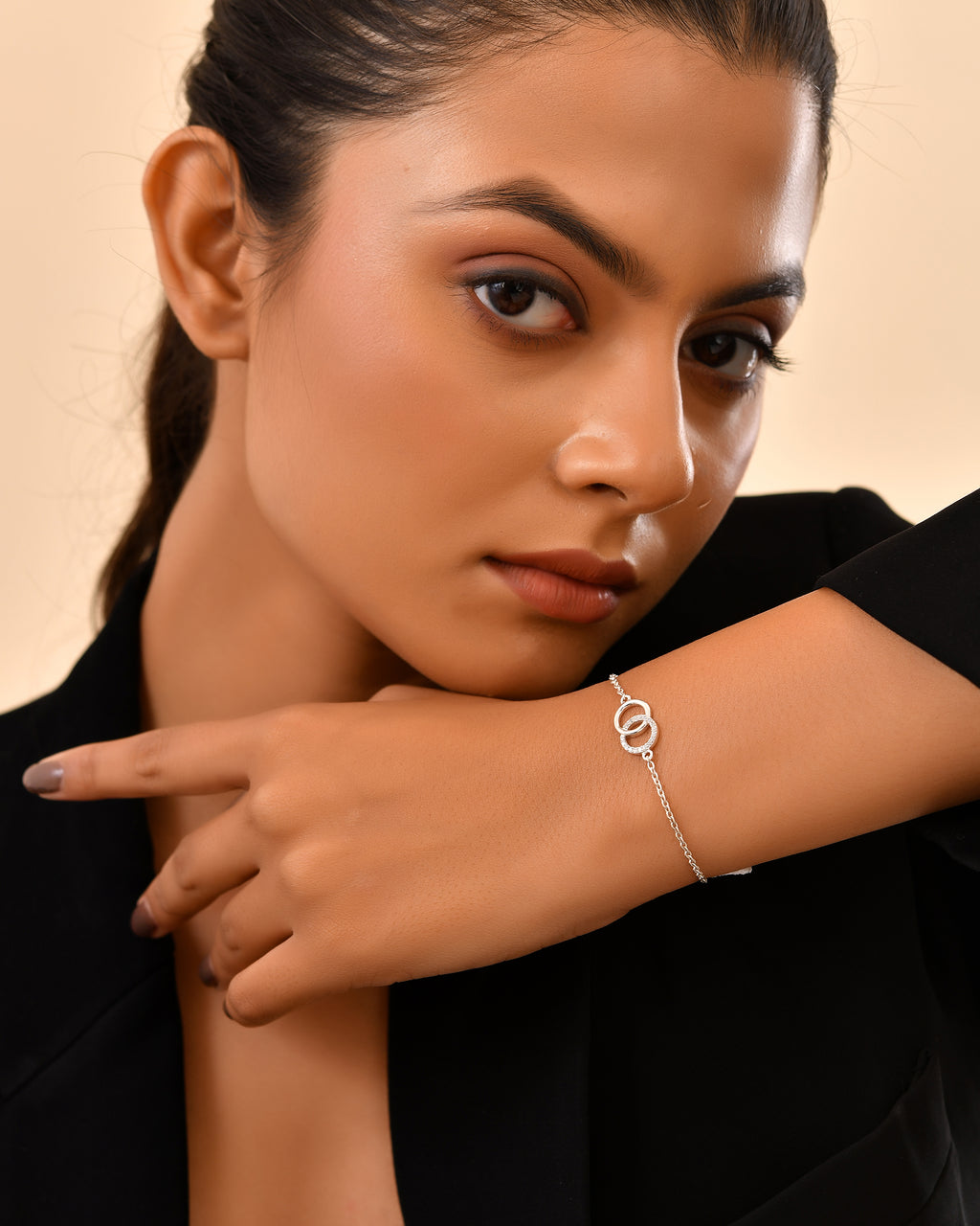 Eternal bond interlocking circles bracelet