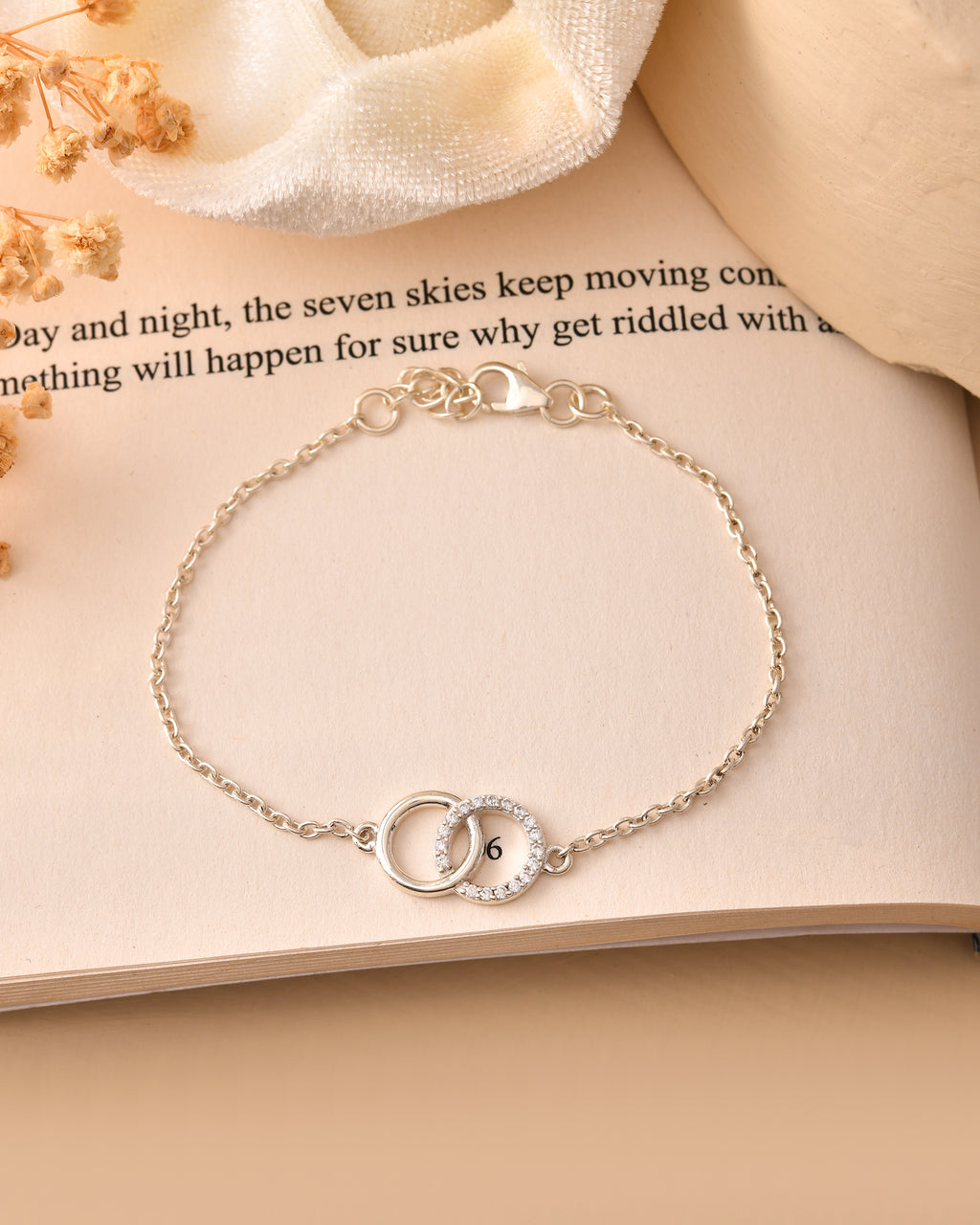 Eternal bond interlocking circles bracelet
