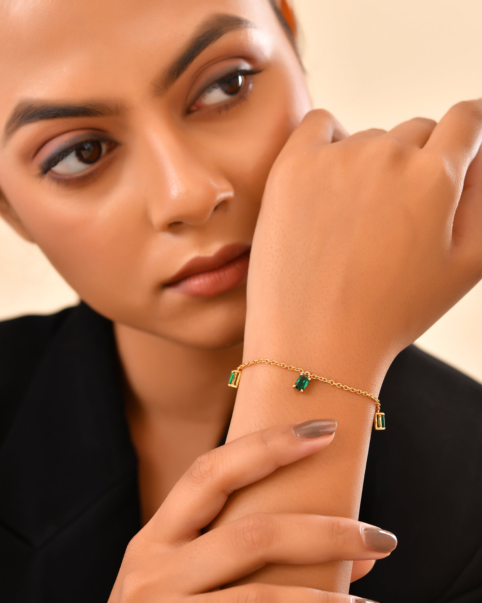 Elegant green gemstone chain bracelet